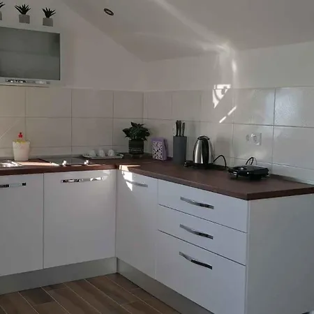In 43066 Apartment *